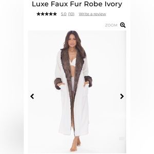 NWOT soma luxe faux fur robe size medium